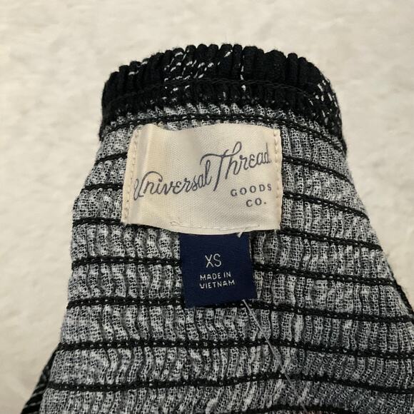 Universal Thread Dark Floral Linen/Rayon Smocked Back Crop Top - XS - NEW - Picture 7 of 10